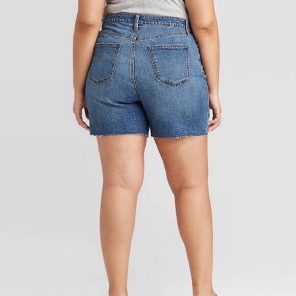 Universal Thread Jean Boyfriend Shorts Size 22W - Picture 2 of 9